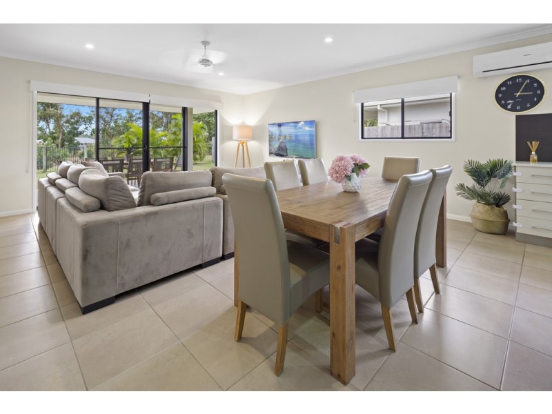 11 Twin Creek Court, Cannonvale QLD 4802