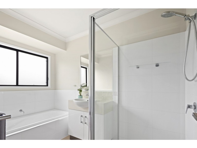 11 Twin Creek Court, Cannonvale QLD 4802