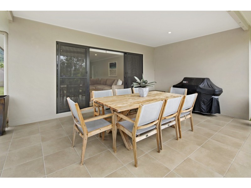 11 Twin Creek Court, Cannonvale QLD 4802