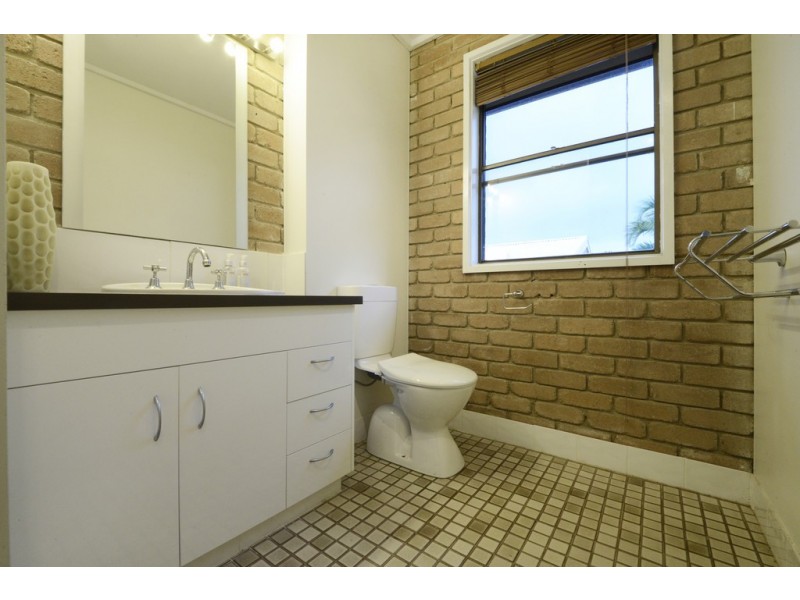 14/2 Victoria Towers, Lewis Street, Airlie Beach QLD 4802