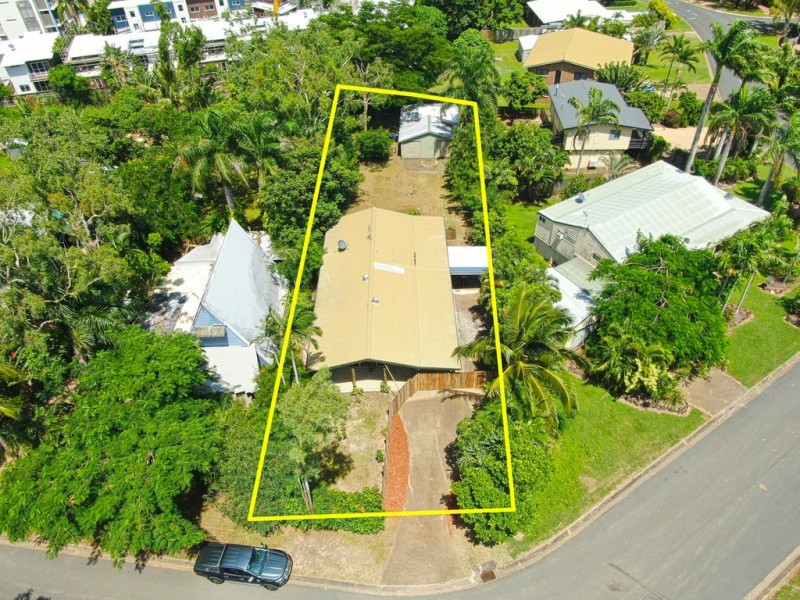 4 Iluka Street, Cannonvale QLD 4802