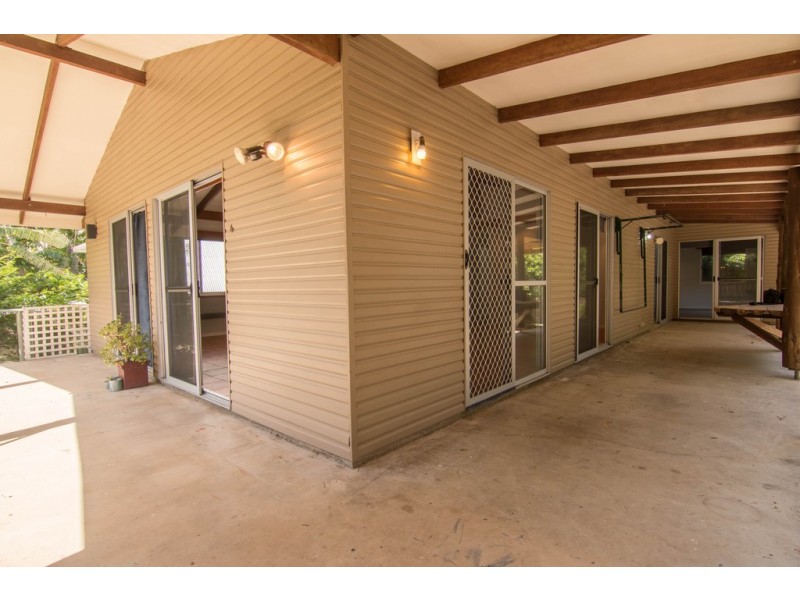4 Iluka Street, Cannonvale QLD 4802
