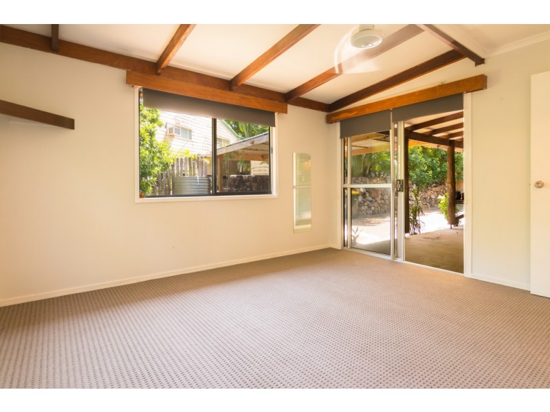 4 Iluka Street, Cannonvale QLD 4802