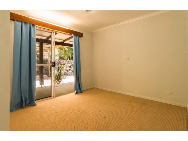 4 Iluka Street, Cannonvale QLD 4802