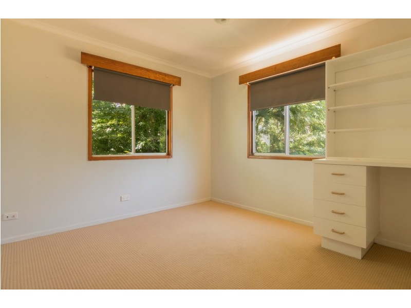 4 Iluka Street, Cannonvale QLD 4802