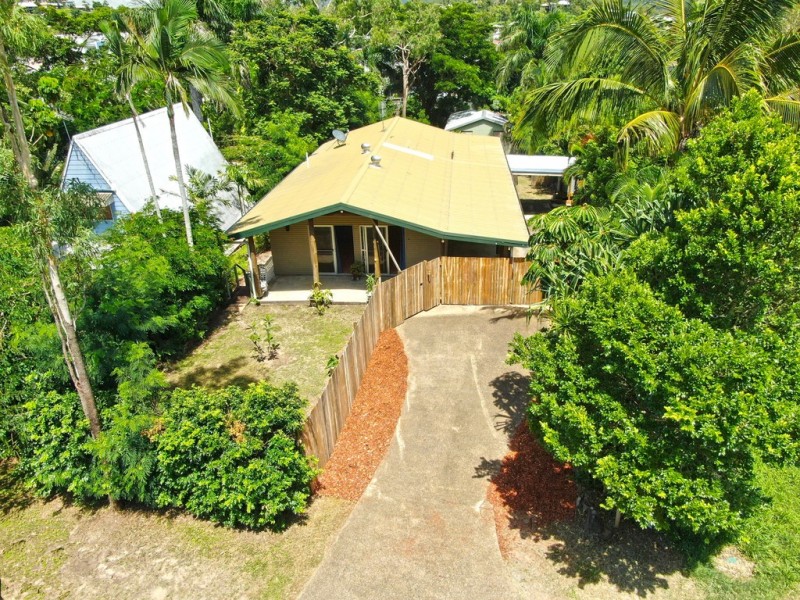 4 Iluka Street, Cannonvale QLD 4802