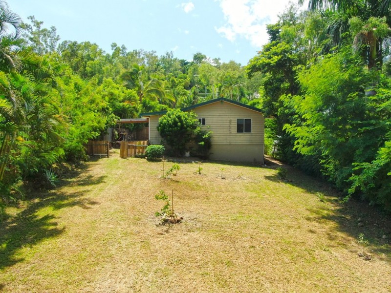 4 Iluka Street, Cannonvale QLD 4802