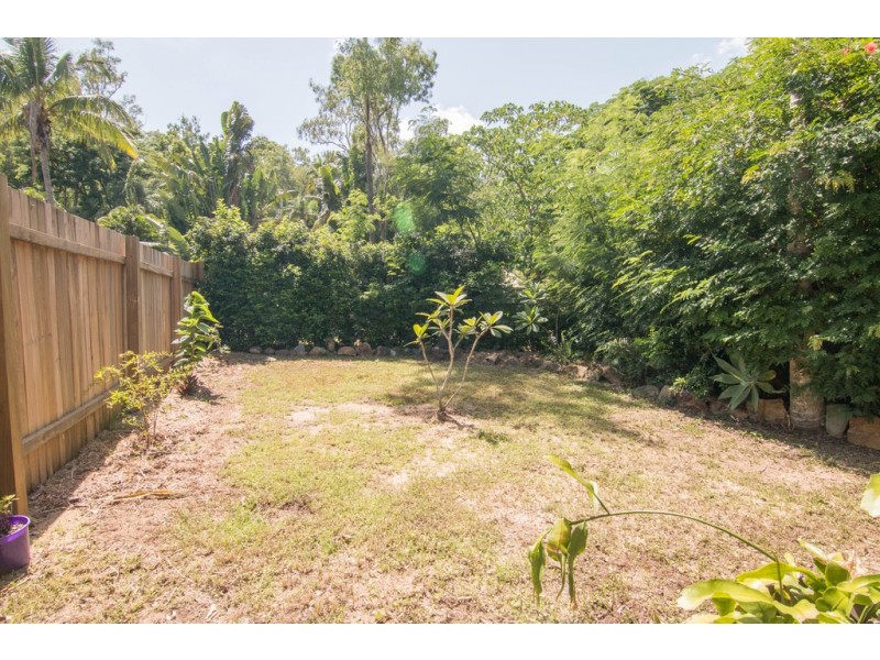 4 Iluka Street, Cannonvale QLD 4802