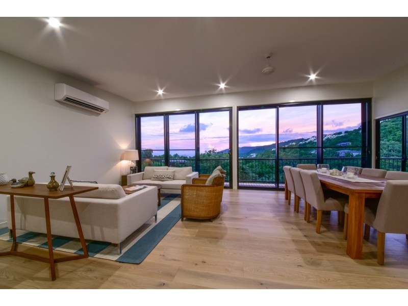 13 Seaview Drive, Airlie Beach QLD 4802