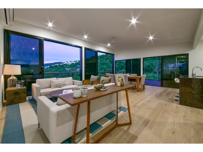 13 Seaview Drive, Airlie Beach QLD 4802