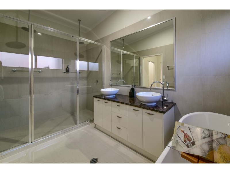 13 Seaview Drive, Airlie Beach QLD 4802