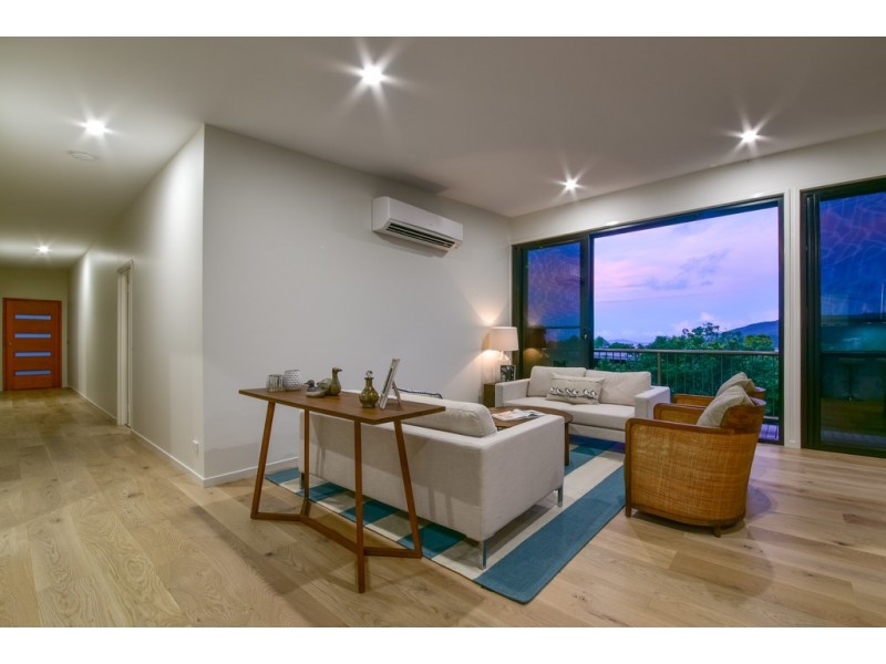 13 Seaview Drive, Airlie Beach QLD 4802