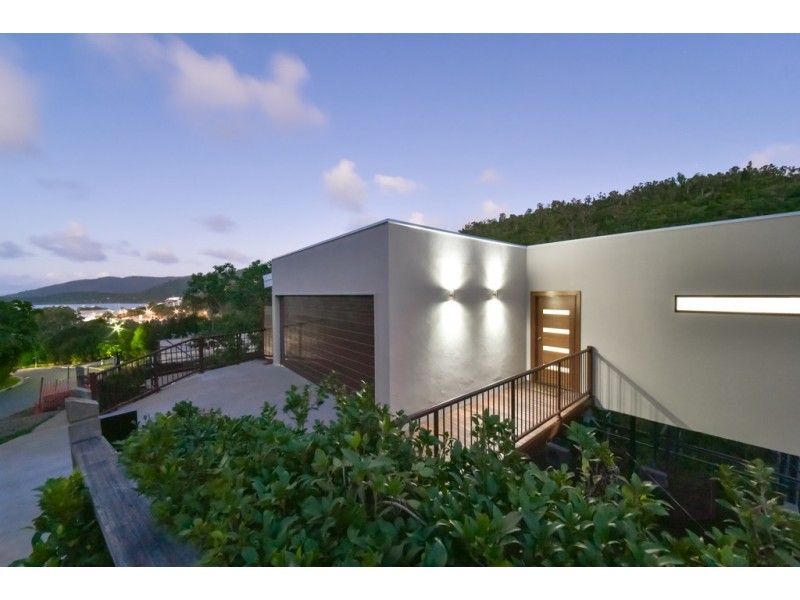 17 Seaview Drive, Airlie Beach QLD 4802