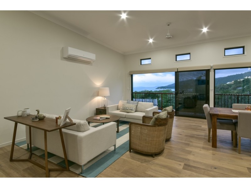 17 Seaview Drive, Airlie Beach QLD 4802