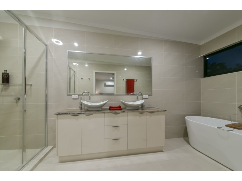 17 Seaview Drive, Airlie Beach QLD 4802