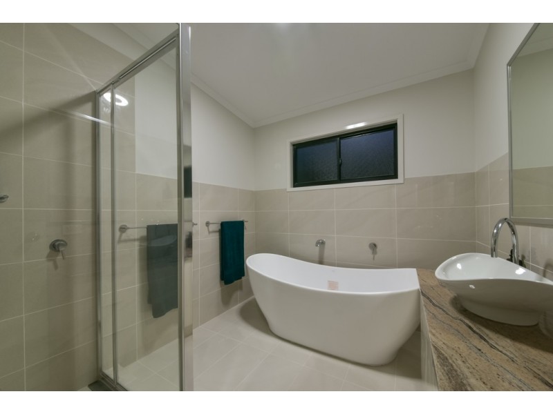 17 Seaview Drive, Airlie Beach QLD 4802