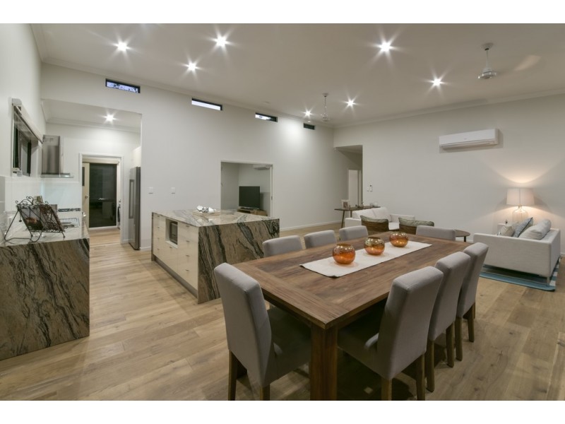 17 Seaview Drive, Airlie Beach QLD 4802