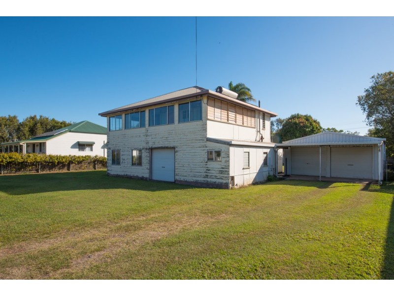 10 Barry Street, Proserpine QLD 4800