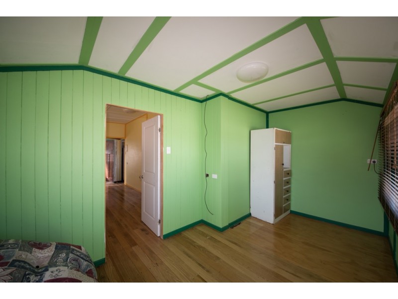 10 Barry Street, Proserpine QLD 4800