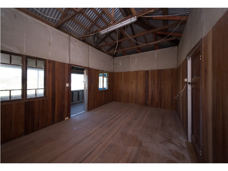 10 Barry Street, Proserpine QLD 4800