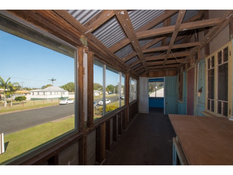 10 Barry Street, Proserpine QLD 4800