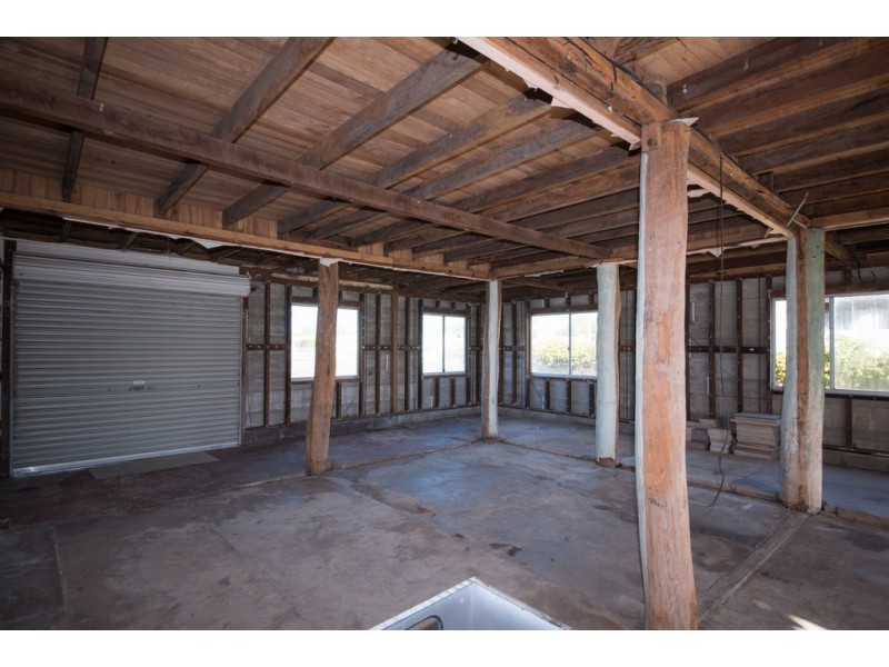 10 Barry Street, Proserpine QLD 4800