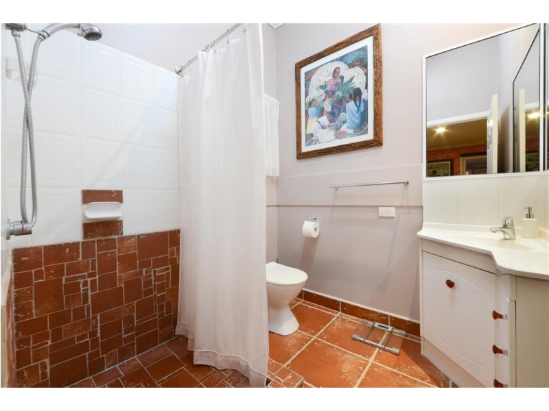 1 Whitehaven Crescent, Cannonvale QLD 4802