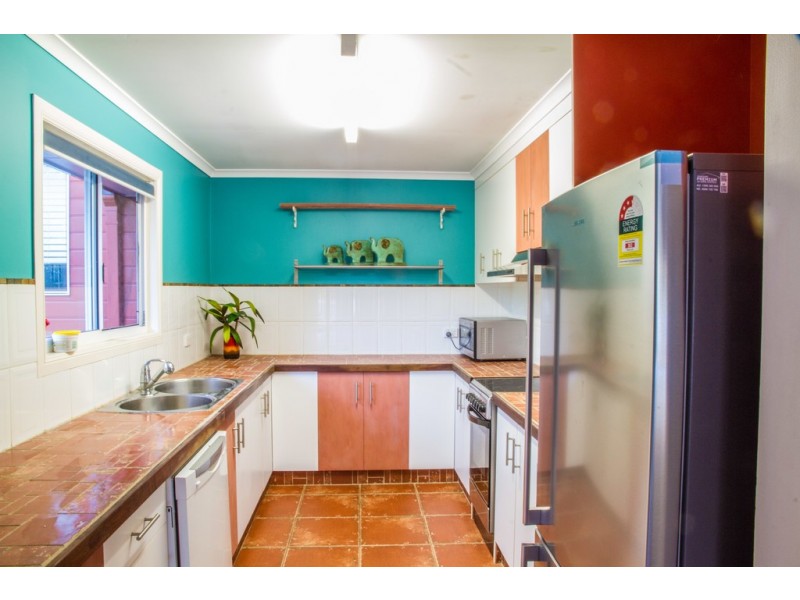 1 Whitehaven Crescent, Cannonvale QLD 4802