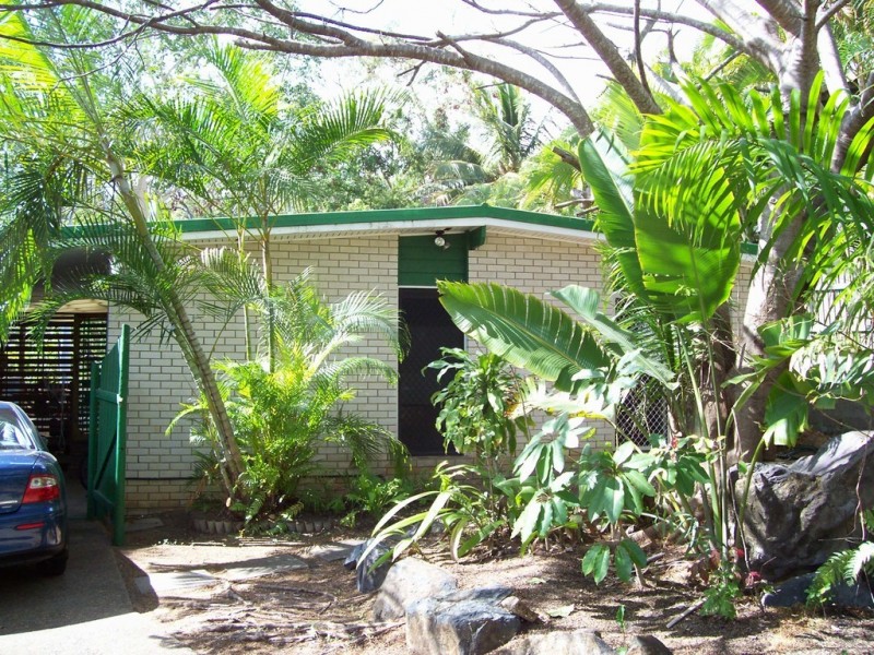 17 Manooka Drive, Cannonvale QLD 4802