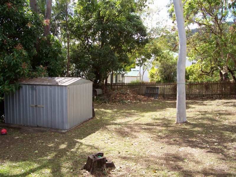 17 Manooka Drive, Cannonvale QLD 4802