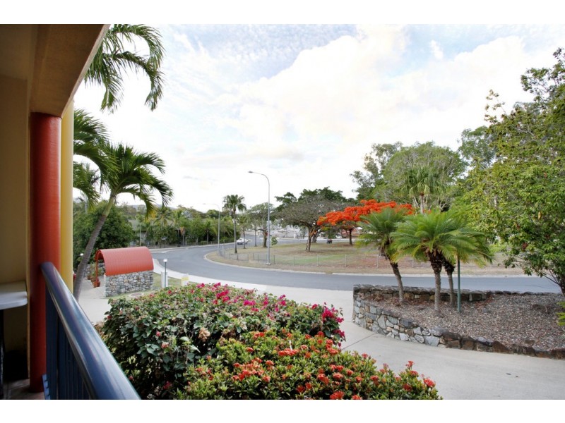 9/20 Island Drive, Cannonvale QLD 4802