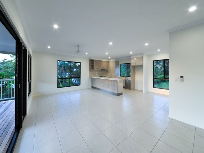 5 Amarula Place, Cannonvale QLD 4802