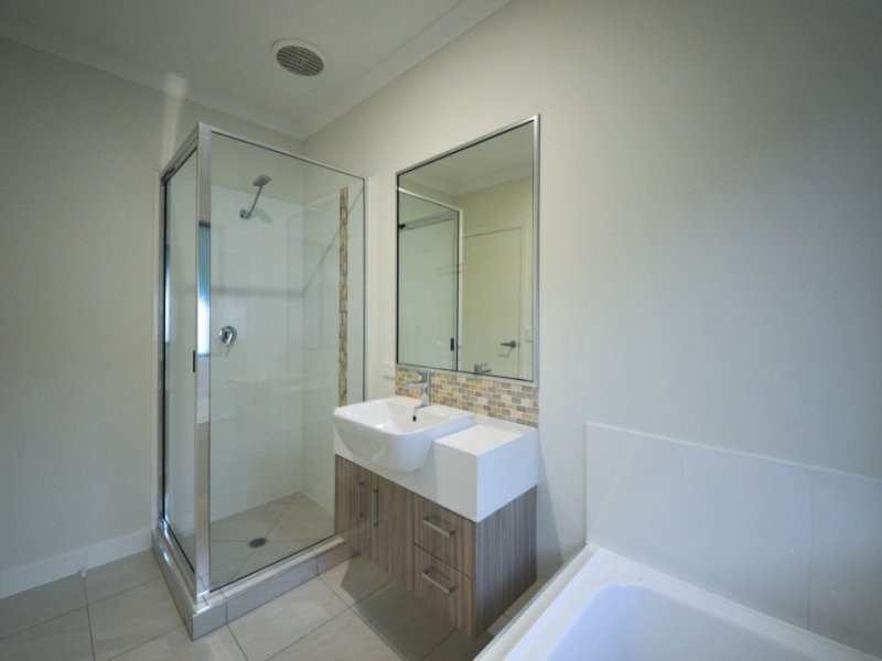 5 Amarula Place, Cannonvale QLD 4802