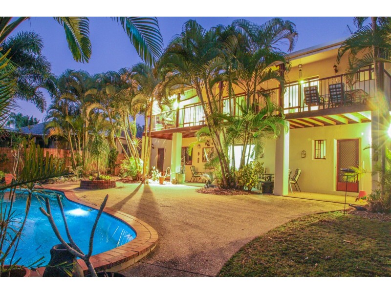 48 Valley Drive, Cannonvale QLD 4802