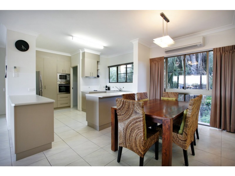 7/2 Eshelby Drive, Cannonvale QLD 4802