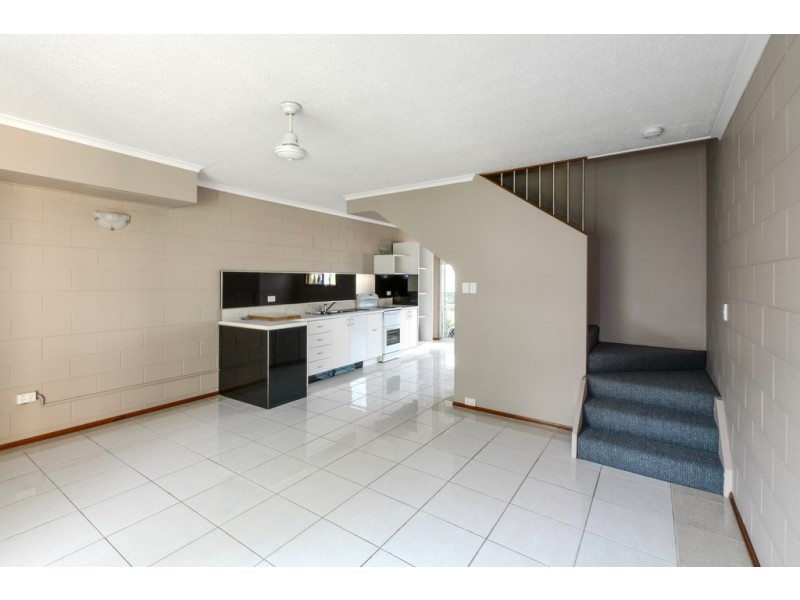 25/11 Island Drive, Cannonvale QLD 4802