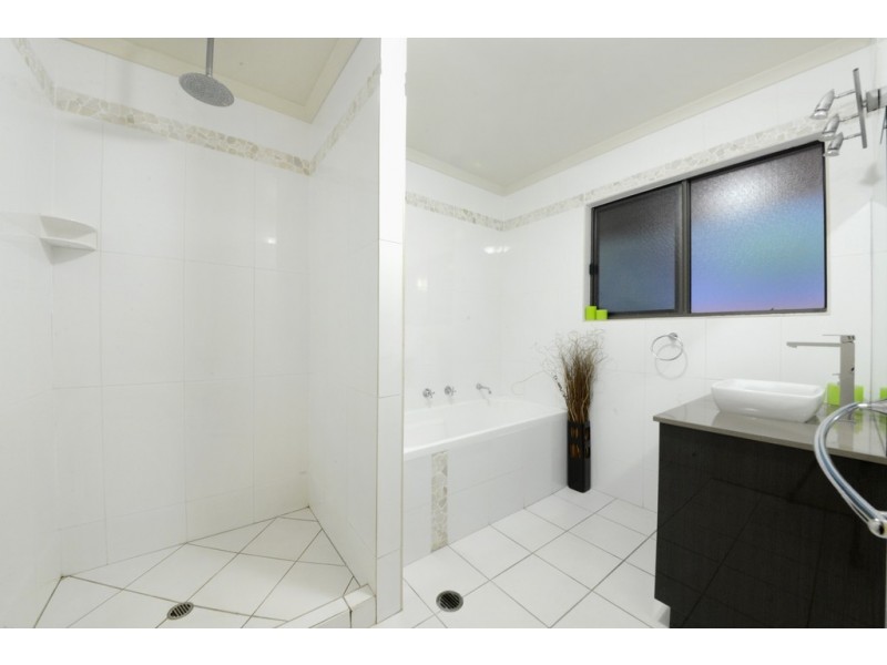 37 Kookaburra Drive, Cannonvale QLD 4802