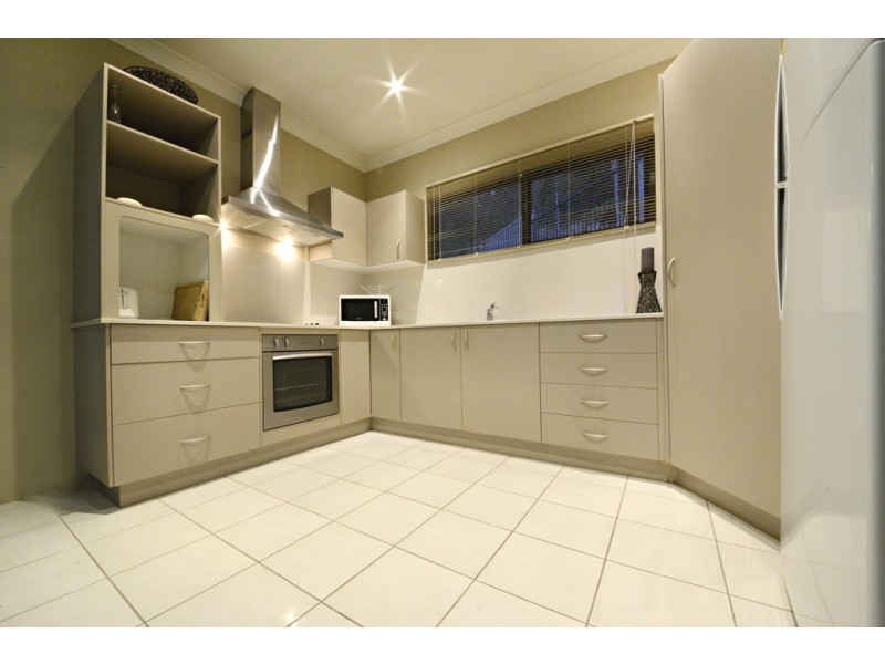 37 Kookaburra Drive, Cannonvale QLD 4802