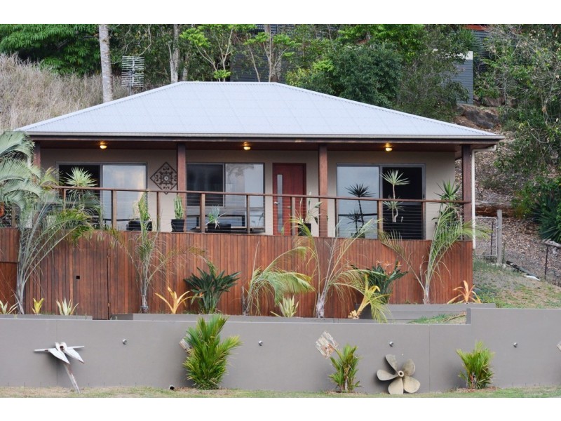 37 Kookaburra Drive, Cannonvale QLD 4802