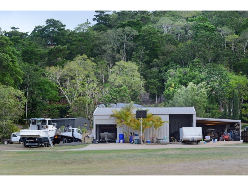 37 Kookaburra Drive, Cannonvale QLD 4802