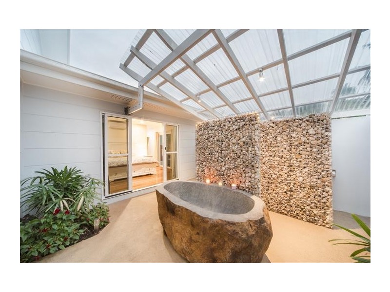 16 Tropic Road, Cannonvale QLD 4802