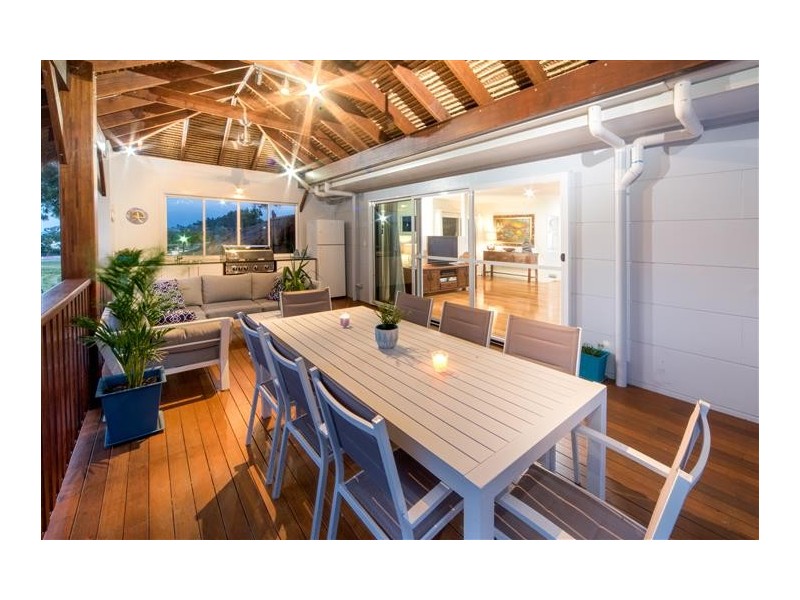 16 Tropic Road, Cannonvale QLD 4802
