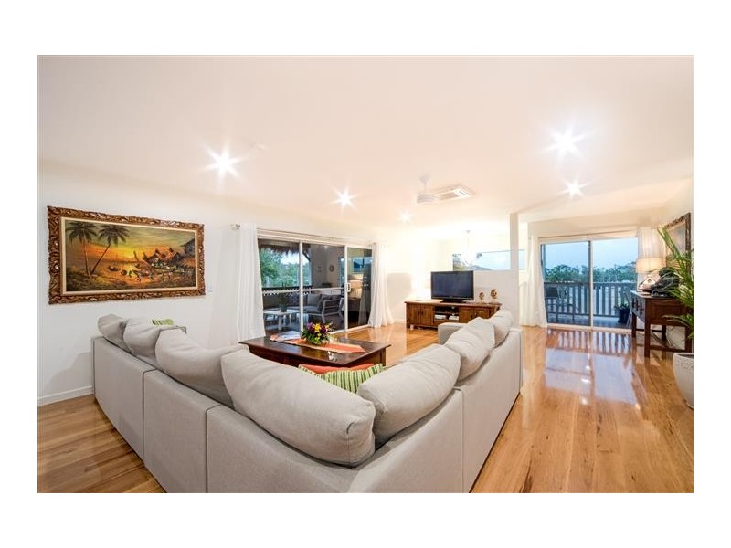 16 Tropic Road, Cannonvale QLD 4802