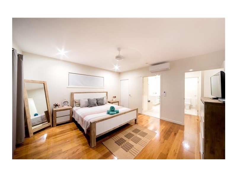 16 Tropic Road, Cannonvale QLD 4802
