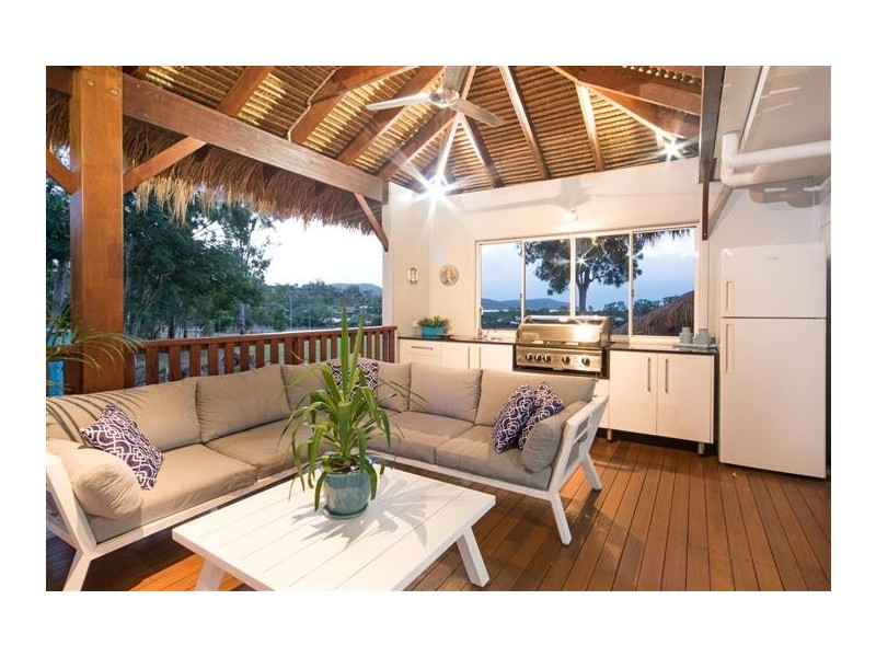 16 Tropic Road, Cannonvale QLD 4802