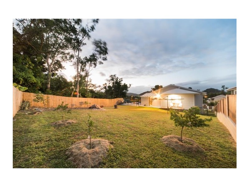 16 Tropic Road, Cannonvale QLD 4802