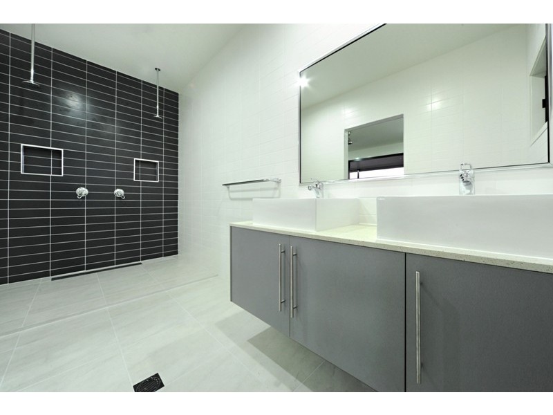 20 Whitehaven Crescent, Cannonvale QLD 4802