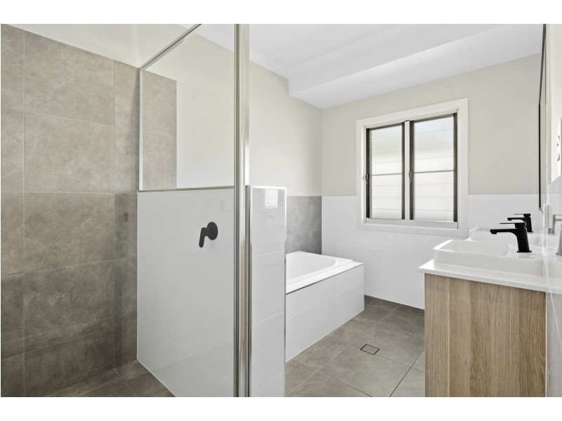 9 Springfield Circuit, Cannonvale QLD 4802