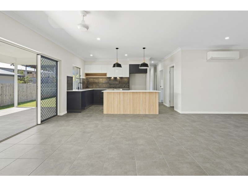 9 Springfield Circuit, Cannonvale QLD 4802