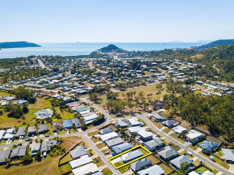 9 Springfield Circuit, Cannonvale QLD 4802